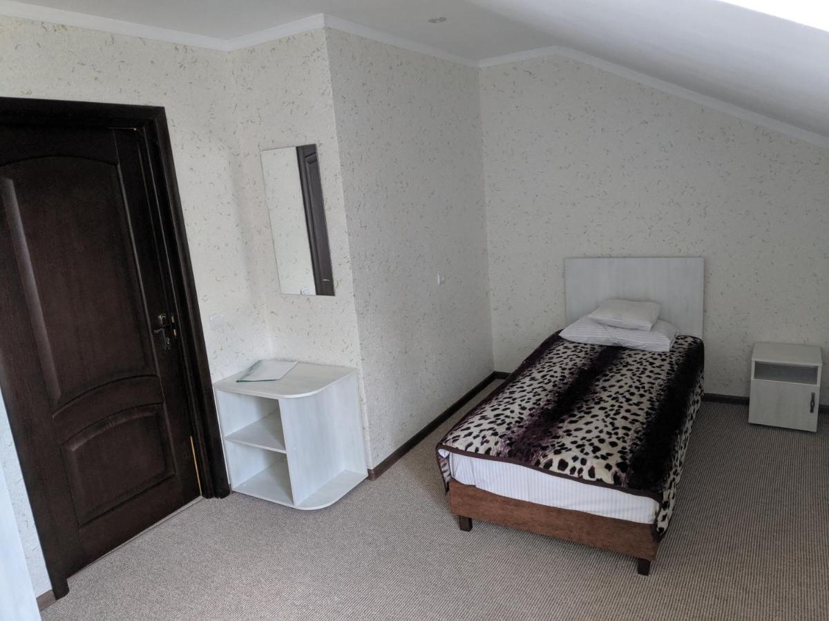 Zhyttedar Ulanov Ngoại thất bức ảnh
